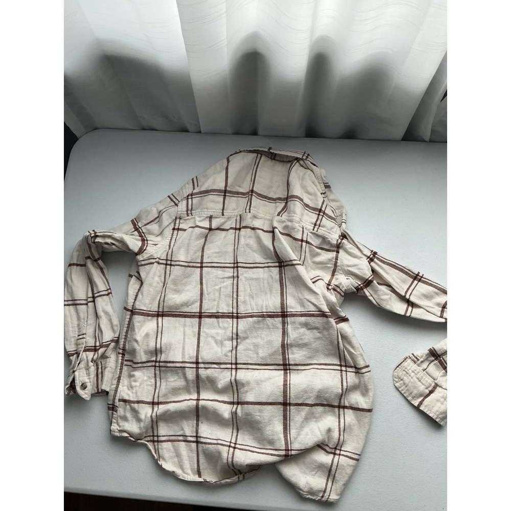 Universal Thread Women's Relaxed Fit Long‎ Sleeve Button Up Shirt Top Size L